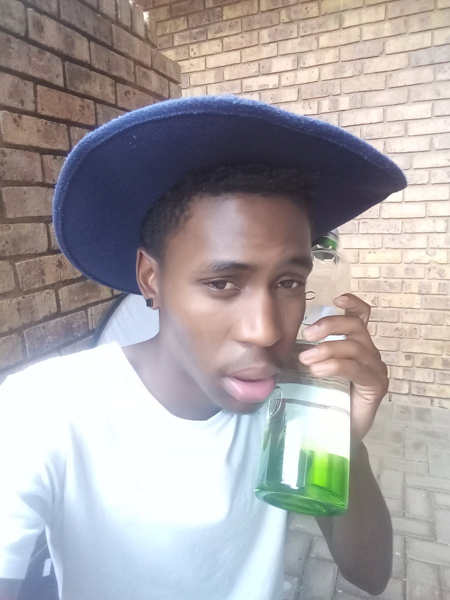 scoop_tip's tweet photo. @CassperNyovest 
Ring ring yoh cass its m tip 
I'have a question for u how  u become so great wat made u be the best u can be?
#cirocphone https://t.co/sPgQBEbHry
