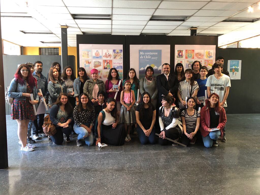 Nuestro libro #MeContarondeChile fue posible gracias a un trabajo colectivo con <a href="/MundoFAU_uchile/">FAU U. de Chile</a> <a href="/BancoEstado/">BancoEstado</a> @dibam_cl