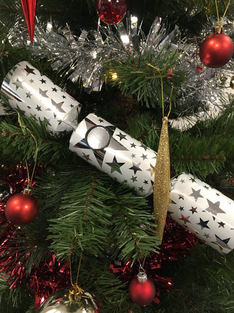 TheCrackertoa's tweet image. Crackertoa spotted on Christmas tree #Christmas #christmastree #decoration #crackertoa #glamour #party #tabledecoration #tabledecor #cracker #christmascracker #noordinarycracker #tree #confetti