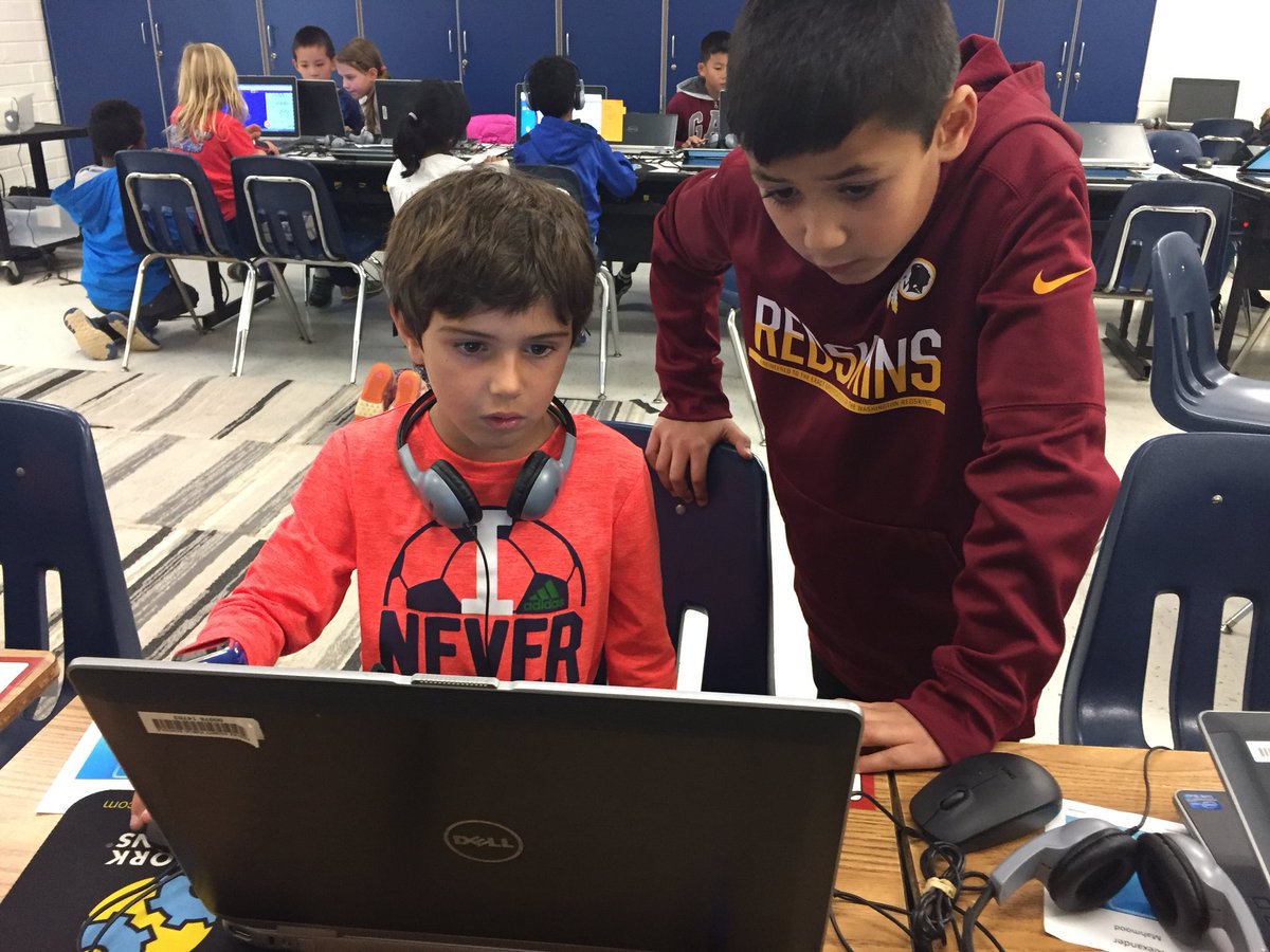 ForestvilleFCPS's tweet photo. Coding & Collaborating in 2nd Grade #fcpshourofcode https://t.co/U1Be2nzQhh