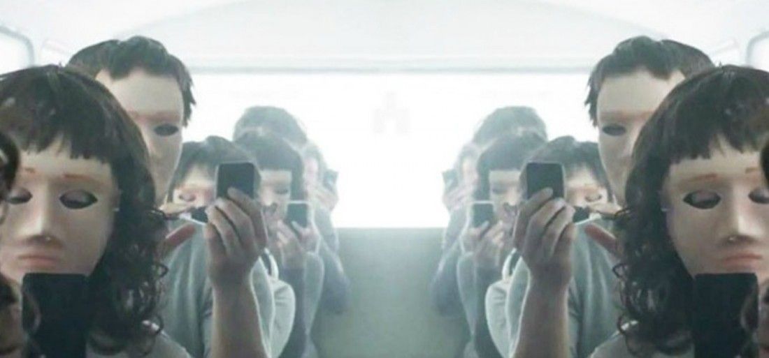 phonandroid's tweet photo. C’est officiel : la saison 4 de #BlackMirror sortira le 29 décembre prochain sur #Netflix ! Découvrez le catalogue complet >https://t.co/veuG5xqUt9 https://t.co/qWZA00dMo1