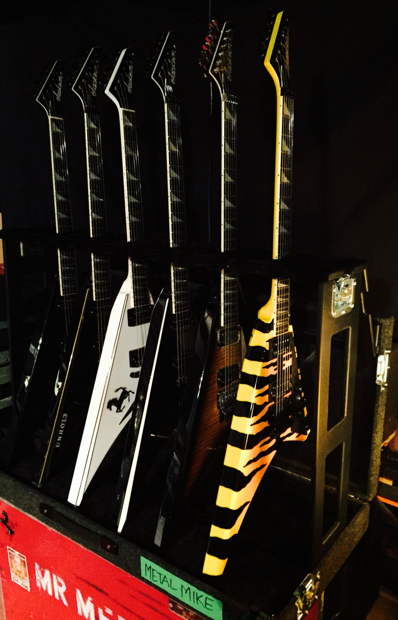 Happy Birthday to one of best and greatest guitar inspirations, Randy Rhoads. 