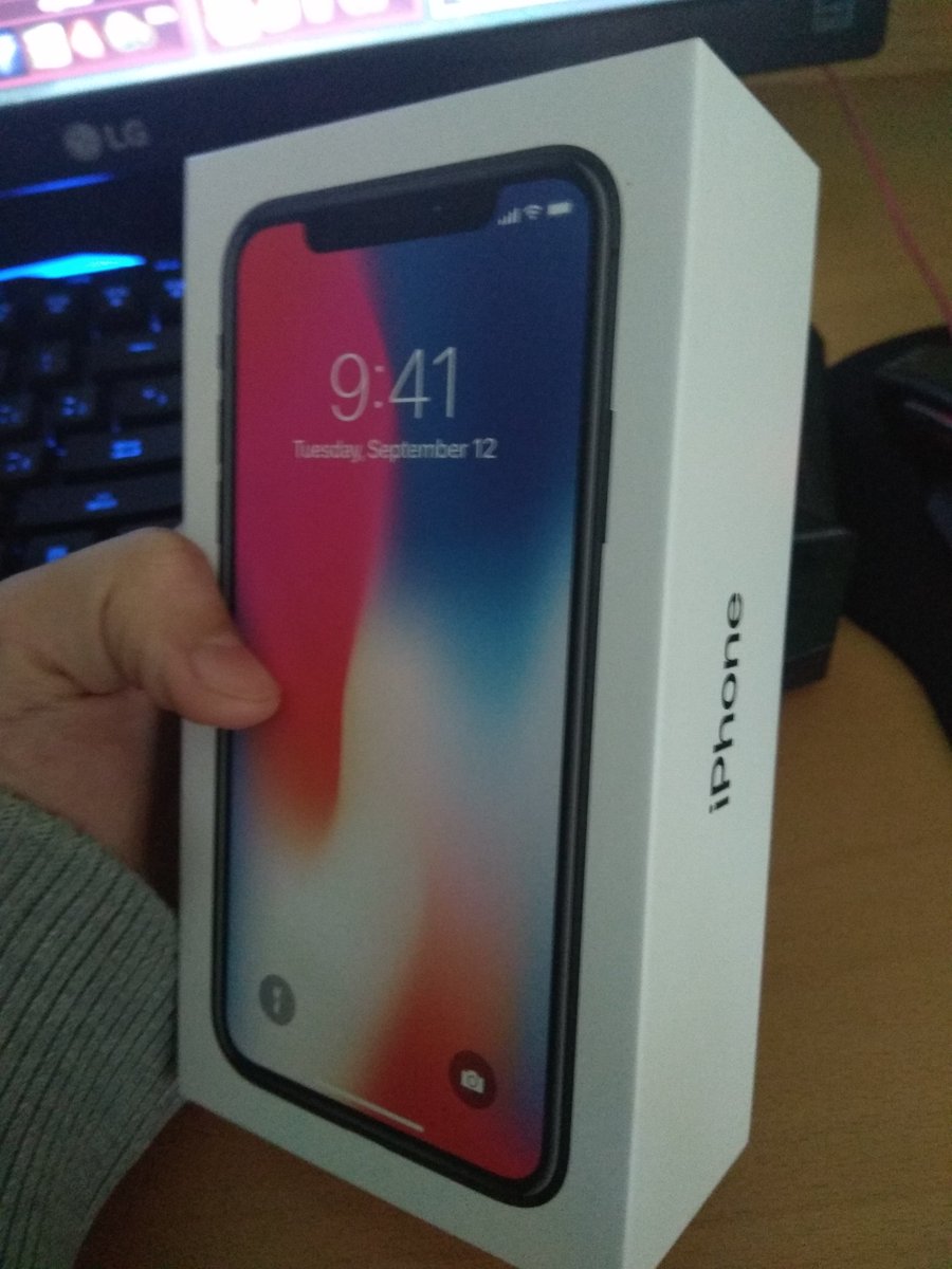 amurxn's tweet photo. Porfiiin me ha llegadoo 😍 #elpartner joderos pobres de mierda con vuestro android barato https://t.co/XbpOwQRySD