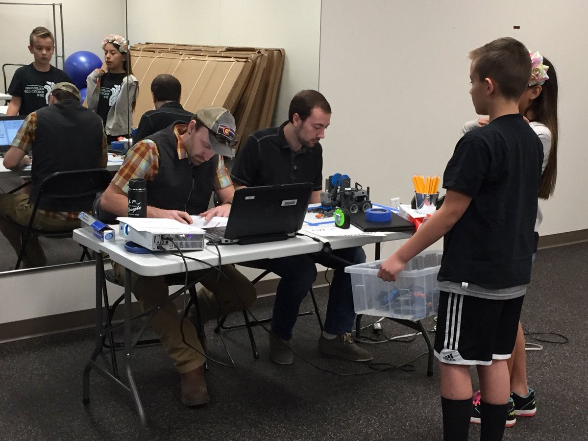 Blasterbotica's tweet image. Very impressed at the elementary school Vex Robotics Competition! Shoutout to Mr. Walker for starting a great program at Kullerstrand Elementary.