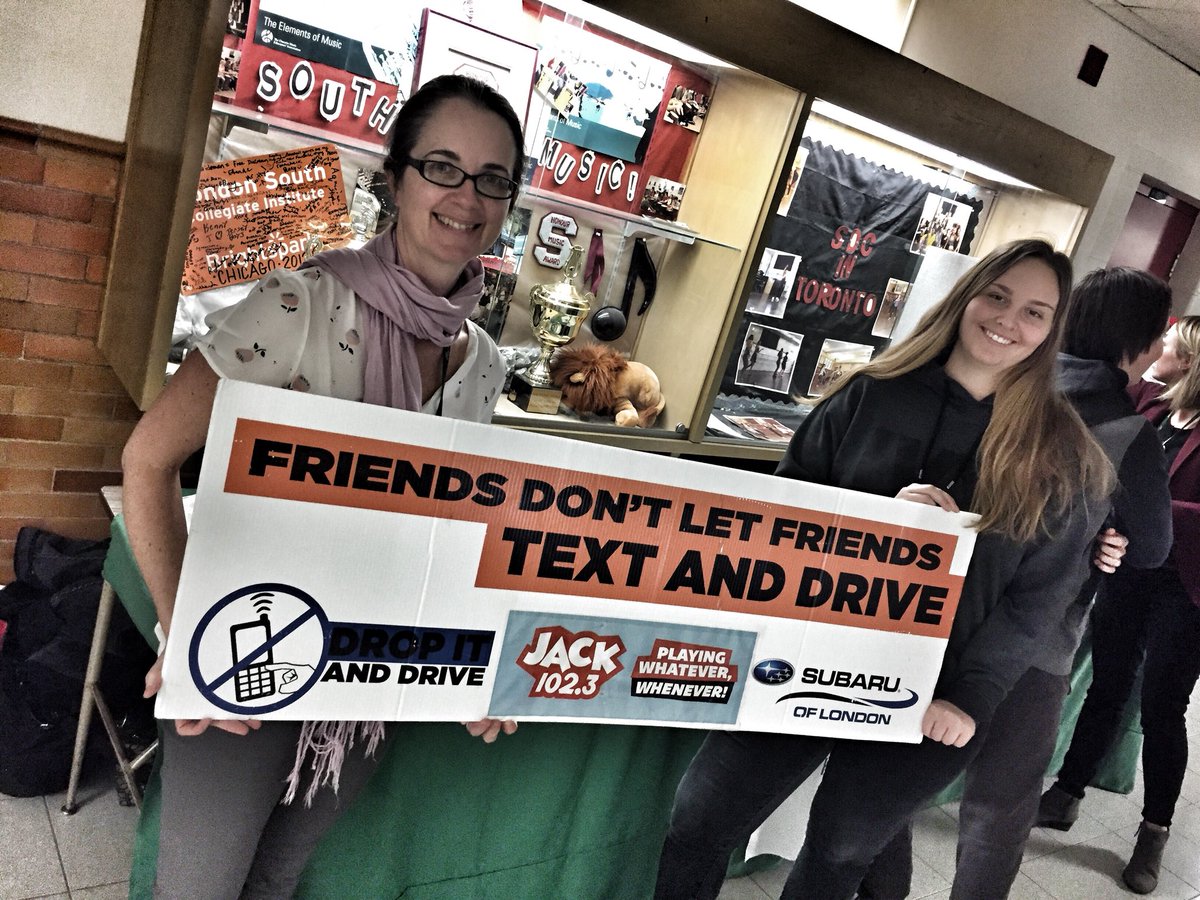 JACK1023ldn's tweet photo. It takes nothing to distract you while driving.  @SCI_Lions are getting the message! @MLHealthUnit @MLTeens @LHSCCanada #KnowYourLine https://t.co/5MCRL6vmUe