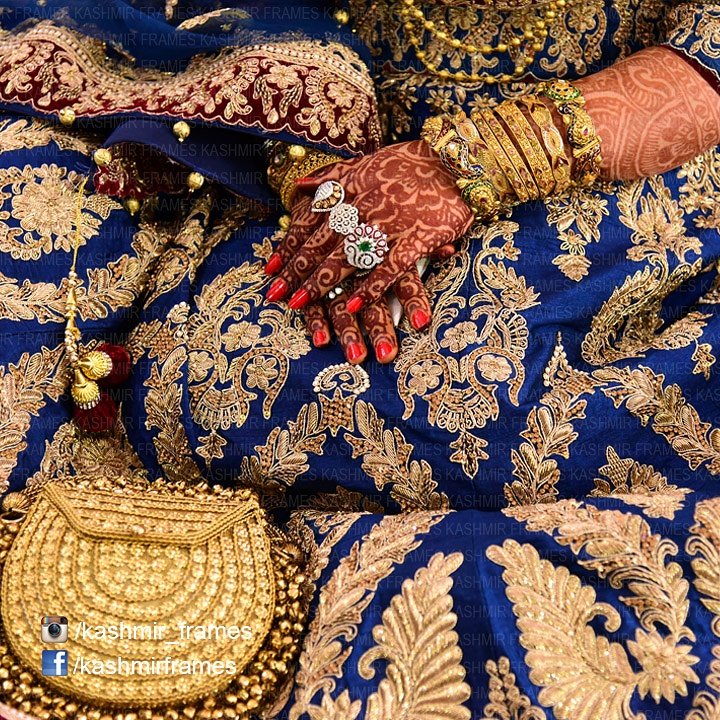kashmirframes's tweet photo. #wedding #brides #bridesday #mehandiart #kashmiri #bride #kashmirframes #2017 #photography #weddingphotography #srinagar https://t.co/G645t6QqVZ