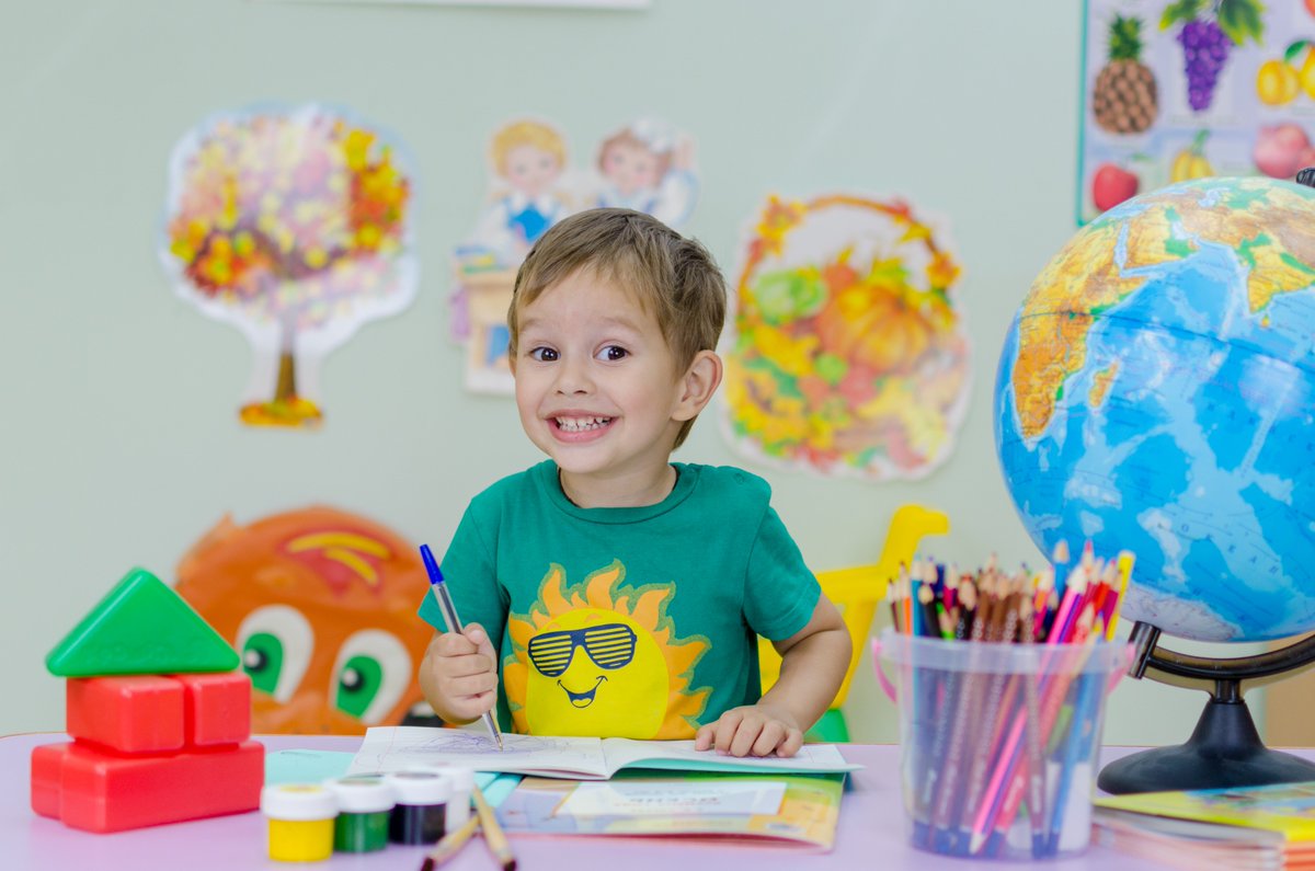 PackmeInfo's tweet photo. #WriteAHappyStoryIn4Words Free trial available now! #Packme #ActivityPacks #KeepingKidsEntertained https://t.co/lCi349UrnL