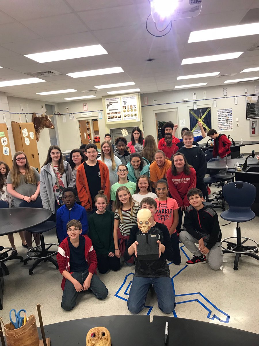 ForensicsEHS's tweet photo. Fun day with Coppinville students!  #ECSLearn @epriseschools @coachrob @jrob8728 https://t.co/Z6P7X0ZAa9