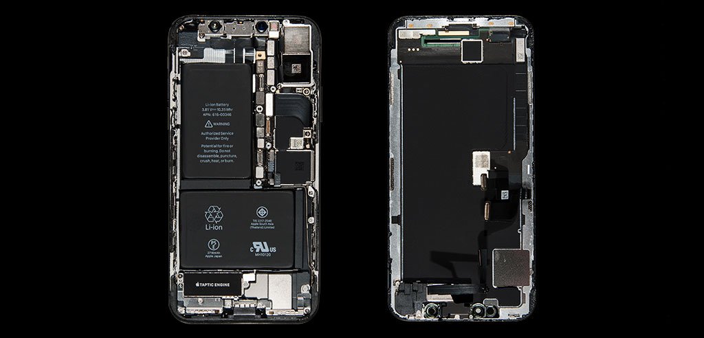 business's tweet image. Here’s a look inside each iPhone model bloom.bg/2krZRcH