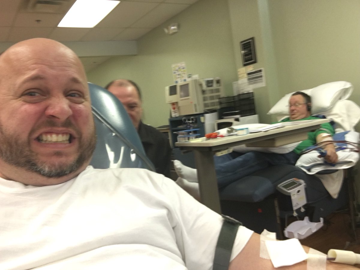 daromito617's tweet photo. Donating blood @HoxworthUC is easy! Help out a good cause and you could win a new iPhone X! #MerryXmas #itreallydoesnthurt https://t.co/rbXztCExP8