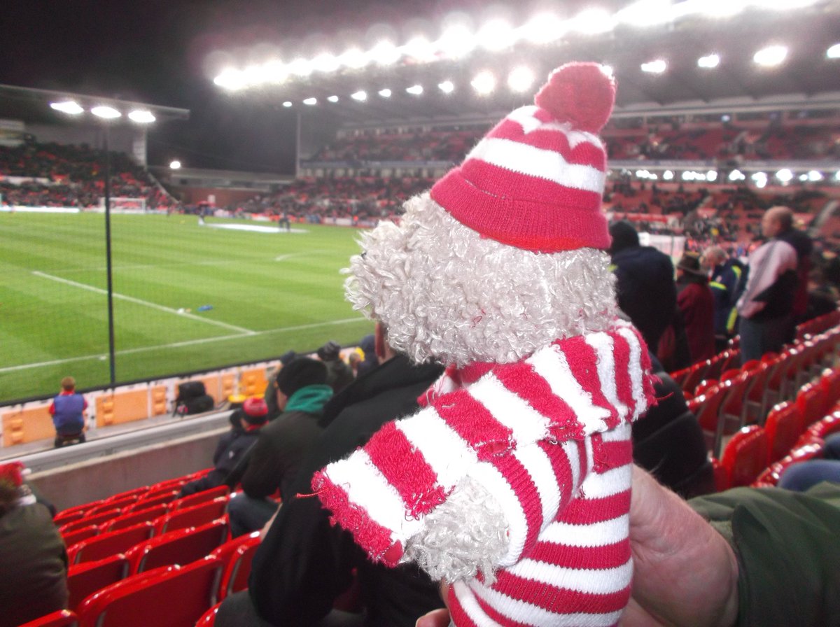 HoneysettSarah's tweet photo. One evening, I went to the #Bet365Stadium see #StokeCity play Liverpool.
They lost.
I am not a lucky mascot bear.
#sot2021 #CityofCulture2021 #BearsBackingTheBid π»π» https://t.co/uHT1NGtpVe