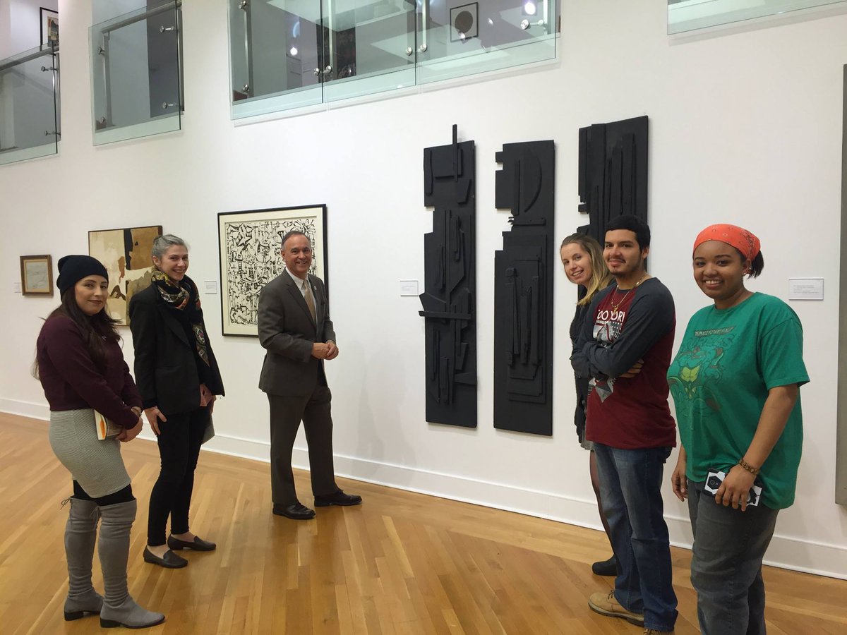 GodwinTernbach's tweet photo. More
Sharing these photos from last year when President Félix Matos Rodríguez visited the museum during our free hour tour #gtm #freehourtour #qcart #gtmcollection @QCToday https://t.co/6cVj6pRTS0