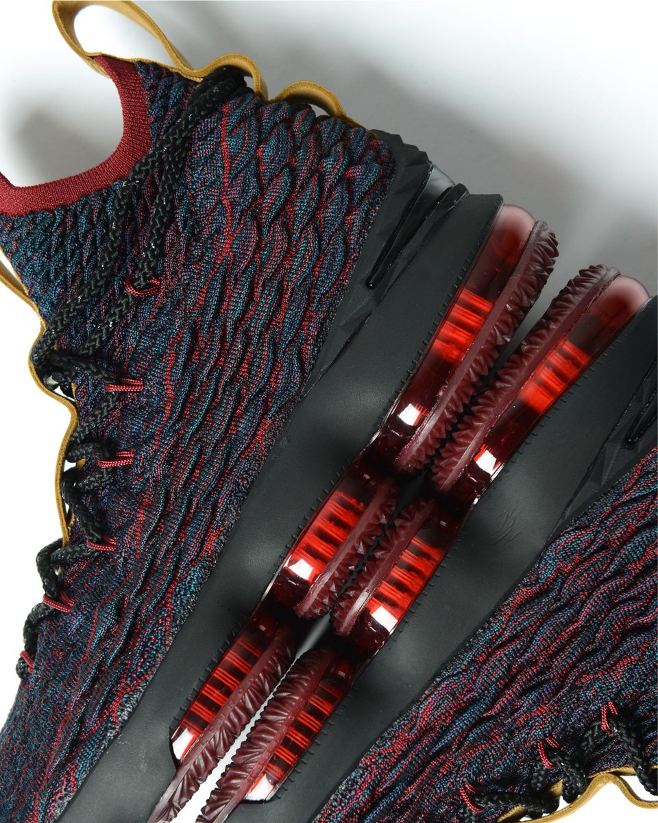 footaction lebron 15