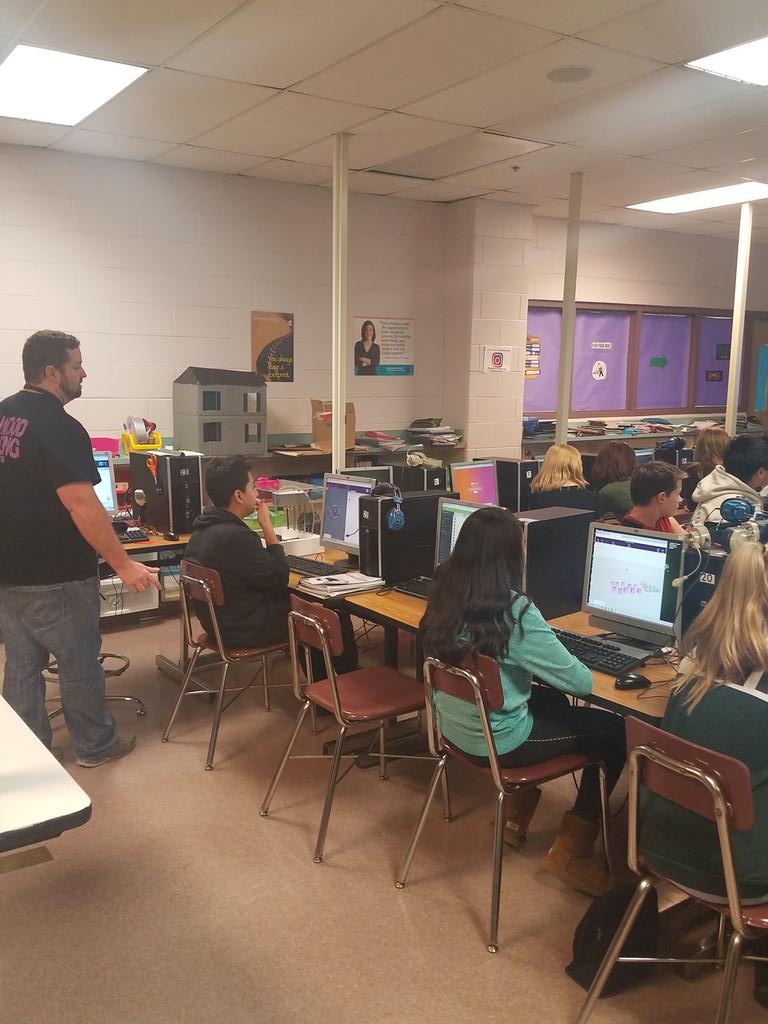 carmelitagraham's tweet photo. #hourofcode2017 students in @btcostello05 and Mrs. Krier's classes @EHTNJSchools learning to code using Cospaces VR scenes to build Bohr models. #ehtpride #hourofcode https://t.co/LTCUt1H7DW