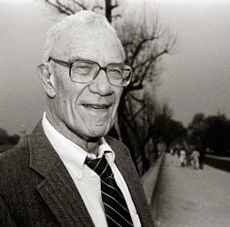 histeconomics's tweet photo. @Goulven_Rubin and I have updated our working paper on #Solow now titled "#Keynesians De-Homogenized: Solow's Non-#Walrasian Conception of Economics." Available here: https://t.co/c0SE0erHYC #HET #MIT #Walras #Friedman #Cournot https://t.co/A2jLgo8t1K