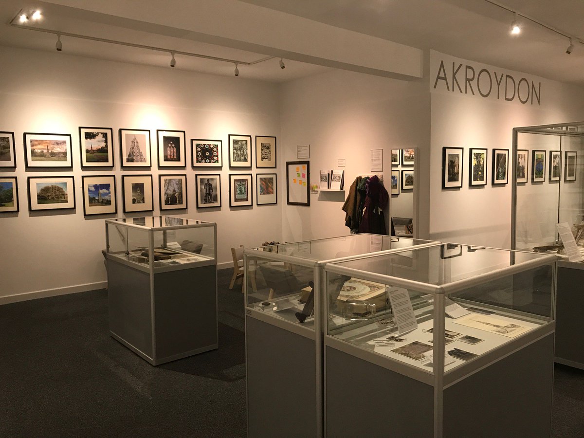 hds_showcases's tweet photo. We built these bespoke display cabinets for Bankfield Museum in Halifax.  Local artifacts past and present produce an excellent display in the cabinets.
#displaycabinets #museums #halifax #museumcabinets #showcases #Akroydon
https://t.co/XuMwrU8521 https://t.co/UiQnBM4FD4