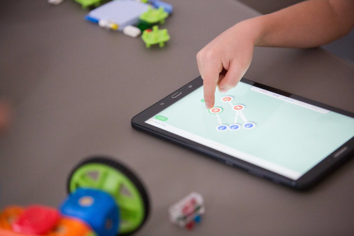 RoboWunderkind's tweet photo. #Coding equals endless fun with Robo Wunderkind 👧👦🤖  #edtech #edutoy #techtoy #robotics https://t.co/BtJqoztkdY