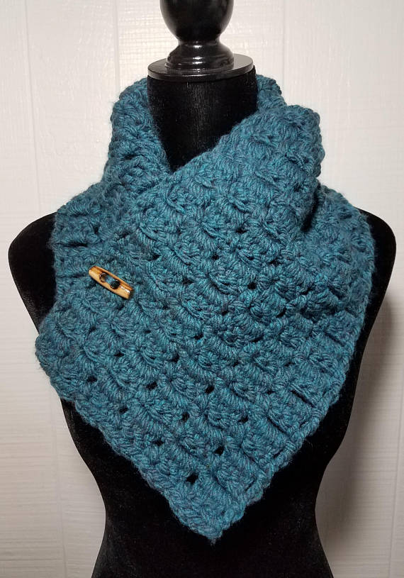 tiffanie_angelo's tweet photo. Chunky Crocheted Scarf with Buttons Cowl Neck Wrap Chunky #crochet #crochetscarf #buttonscarf #cowl #neckwarmer https://t.co/dSVFUchYDs https://t.co/69YAEiA0nh