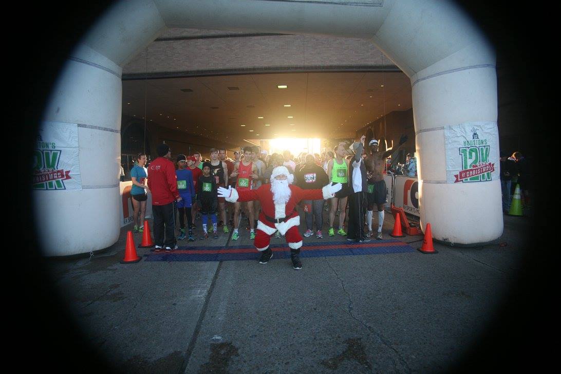 Houston12K's tweet photo. Santa's ready for another #Houston12K of Christmas. Are you? #runwithSanta #RunHouston https://t.co/Q5Ix3IuCXy https://t.co/bL8yHYSQwx