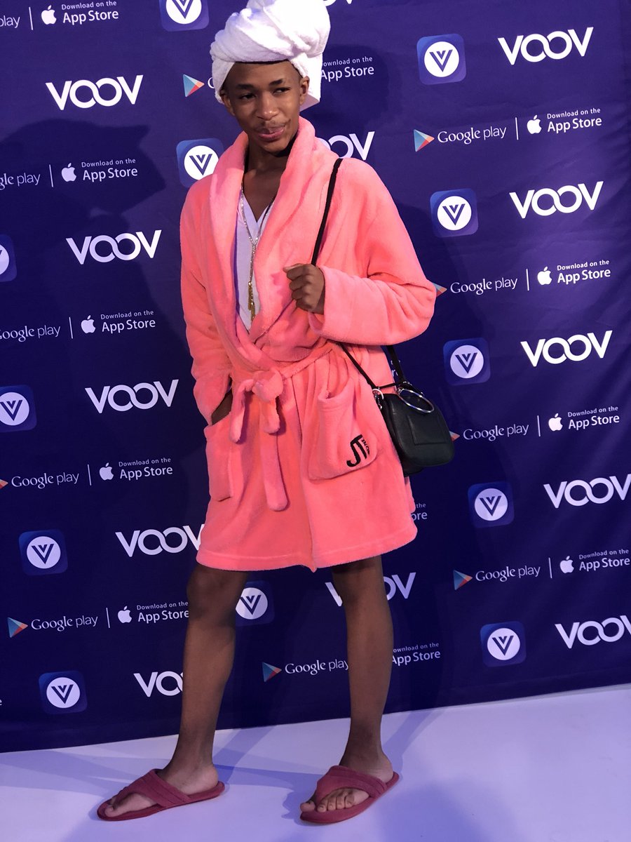 lasizwe's tweet image. I came straight from the bathroom to #VOOVPlug