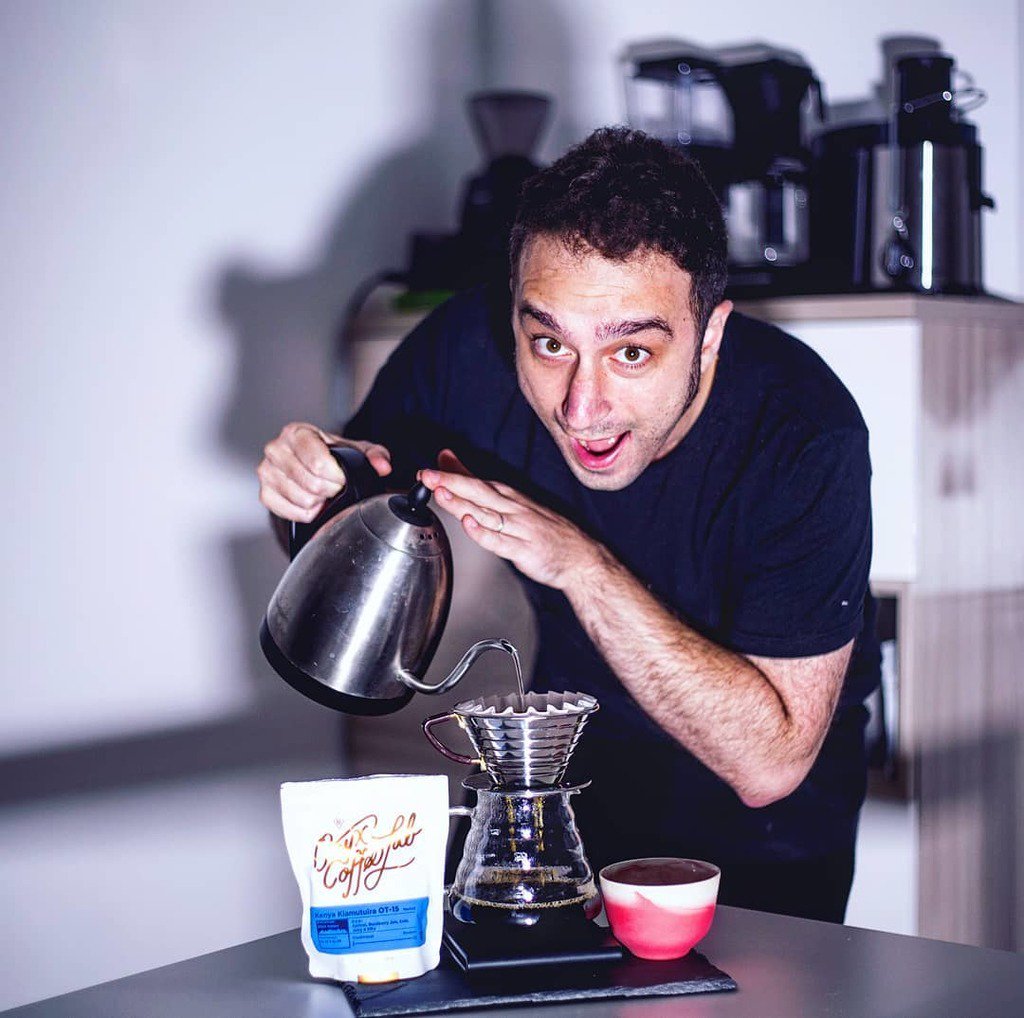 CoffeeAndLucas's tweet photo. ☕Brew of the week👌
▶
Onyx Coffee Lab - Kenya Kiamutuira OT-15 ▶
Great coffee with a lot of fruitiness perfectly roasted by these american guys!
P.s. My silly expression is dedicated to Onyx Staff ! 😂
▶
#thirdwavecoffeerome #onyxcoffeelab #onyxcof… https://t.co/UA2jBy2l9m https://t.co/lr4Az54U25