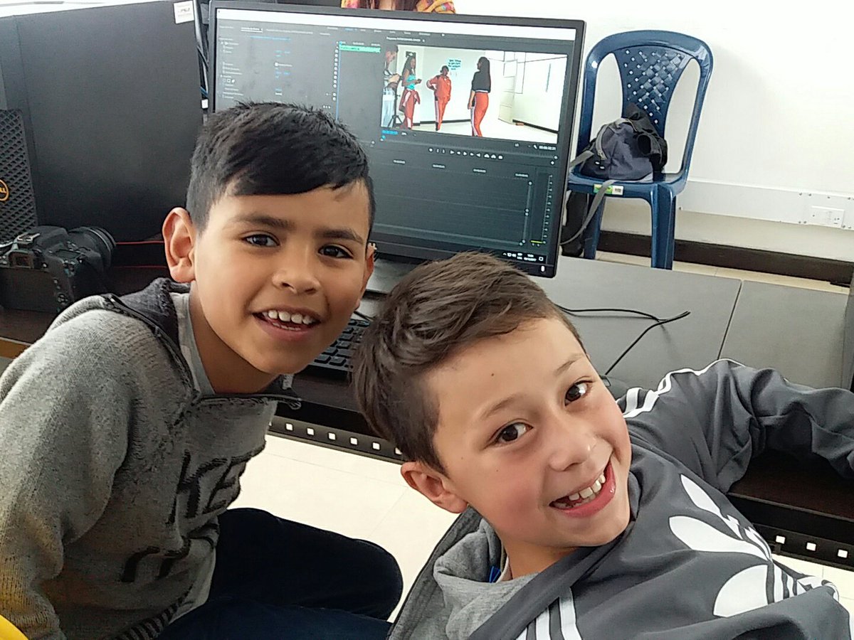IpialesDigital's tweet photo. #Ipiales 6 diciembre, continuamos apropiandonos del PVD @IpialesDigital somos #GeneracionTIC. Niños y niñas conocimiento Fotografía y Edición Digital @narinotic @gobnarino @IpialesDigital @AlcaldiaIpiales https://t.co/Bt2p8KMfc6