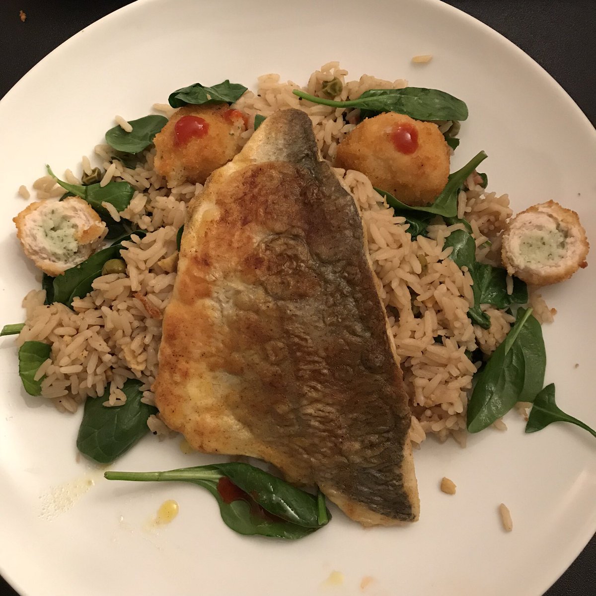 Albiestar's tweet photo. You’re feeling a bit frazzled and under the weather... what makes the world okay? That’s right... a dinner in the shape of a face.
(Note the emotion conveyed by the enigmatic mouth). #dinnerface https://t.co/GnoIqMgIwD