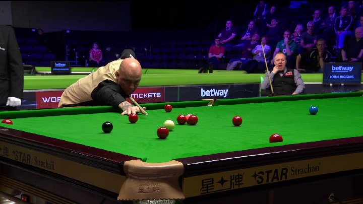 Dutchnugget's tweet photo. Mark became King in his match against John Higgins,6-5
#bbcsnooker #147sf #UKChampionship #NiceDecor https://t.co/WKVn5RXb1S