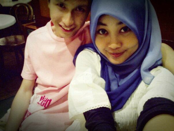 NabellaAnuar's tweet photo. Throwback zaman cinta remaja! 😂😂

First picture tu first time jumpa after 1 year in relationship. Sekarang dah selamat jadi laki bini dah. https://t.co/U3e0zGURLE