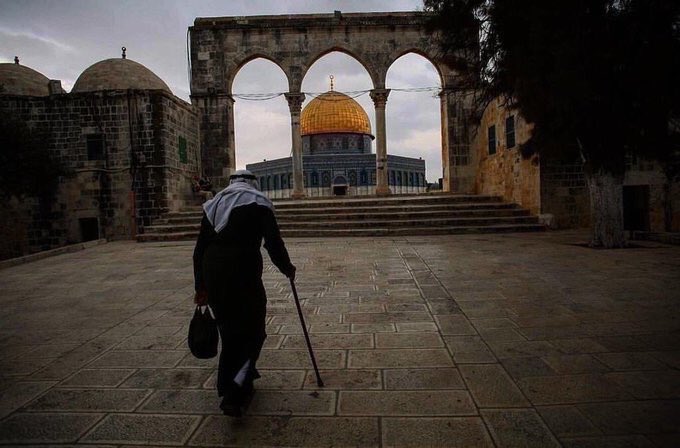 M_ttow's tweet photo. نصرك يارب فإن الأشقياء طغوا.
كان الله في عون تلك الأرض التي خُلقت للسلام وما رأت يوماً سلامًا..
#القدس_عاصمه_فلسطين_الابديه https://t.co/73ZOKpb3vK