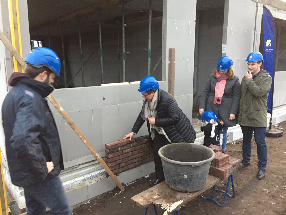 Arianne Hollander (@jfmhollander) on Twitter photo Zojuist de eerste steen mogen leggen van het Project Altum in deelgebied G van de Veenderij in <a href="/Veenendaaloost1/">Veenendaal-oost</a> Mooi dit jonge gezin waarin de kleine ook een steen heeft gelegd Zojuist de eerste steen mogen leggen van het Project Altum in deelgebied G van de Veenderij in <a href="/Veenendaaloost1/">Veenendaal-oost</a> Mooi dit jonge gezin waarin de kleine ook een steen heeft gelegd