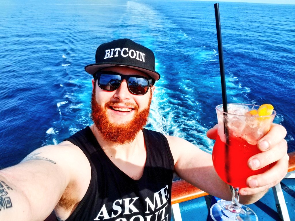 KennethBosak's tweet image. Hey @L1LDebbie wanna make a #bitcoin music video?