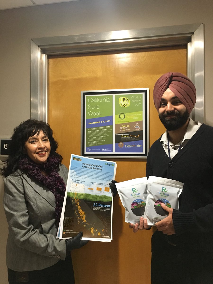 CalRecycle's tweet photo. Weβre at the #StateCapitol w/ @CDFAnews passing out bags of #compost to #senate & assembly members educating them about the importance of reducing #foodwaste & its connection to #climatechange #CASoilsWeek #CompostForClimate #healthy #soil https://t.co/P3NztbuhcC