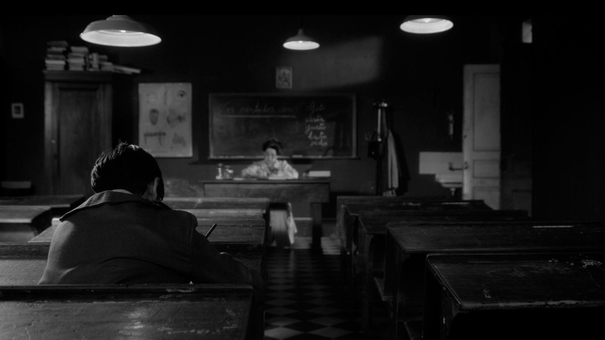 El castigo y sus múltiples formas 🤡
Una de ellas puede ser perder la oportunidad de ver #OjosdeMadera  🏃‍♂️en cine.
7 semanas en cartel 🙌
Volvemos este jueves y hasta el domingo 10/12 Nelly Goitiño / 17 hs.
Anticipadas en Tickantel.
Mirá el trailer  👉tinyurl.com/y7p6986z