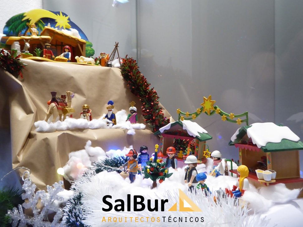 AT_SalBur's tweet photo. La Navidad ya se siente en nuestra oficina. Pásate a ver nuestro Nacimiento con los #ClicksChristmas @playmobil #Navidad #Burgos https://t.co/6fRMr03VvU