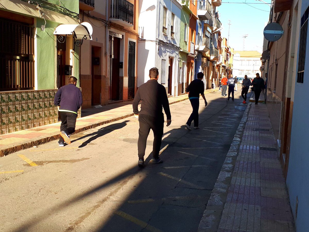 JLF_Cullera's tweet photo. 👉Hui s'ha celebrat el I Campionat de Pilota Valenciana al Carrer Alboraia del barri del Raval. Recuperem tradicions! #pilotavalenciana https://t.co/fbSUqc5ack