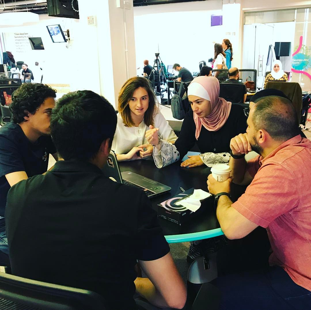 Quand la #Tech vient en aide aux migrants avec <a href="/Kiwanda__/">Kiwanda</a> <a href="/LesPersanes/">Lettres Persanes 🇫🇷 🇮🇷</a> <a href="/Konexio_eu/">Konexio</a> <a href="/NaTakallam_FR/">NaTakallam_FR</a> <a href="/QuickBed_org/">QuickBed.org</a> <a href="/TechfugeesFR/">Techfugees France</a> <a href="/samsamguide/">SamSam Guide</a> via <a href="/Numerama/">Numerama</a> #MBADMB #Social #Startup numerama.com/politique/3121…