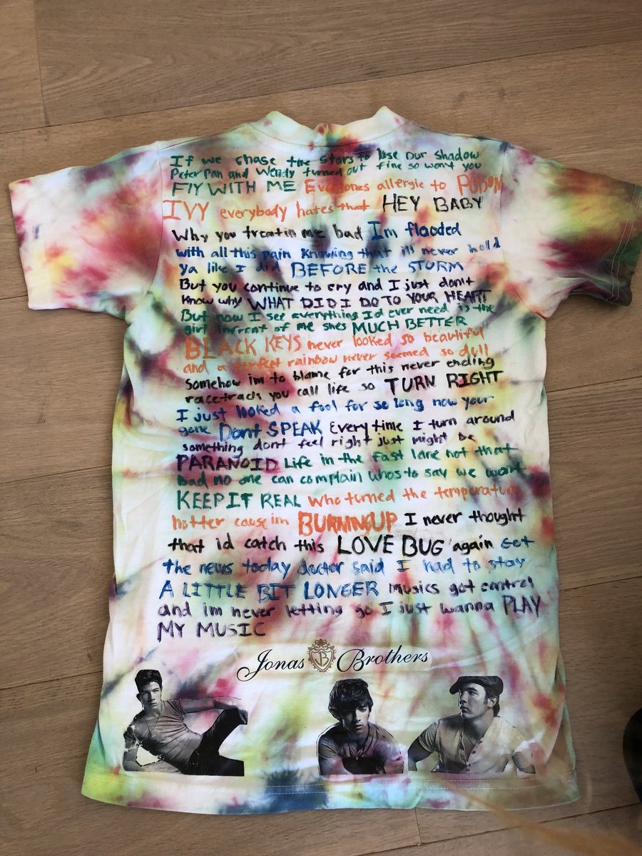 savlevin's tweet image. Cleaned out my closet... realized my artistic abilities peaked in 2009. Love you guys forever @nickjonas @joejonas @kevinjonas