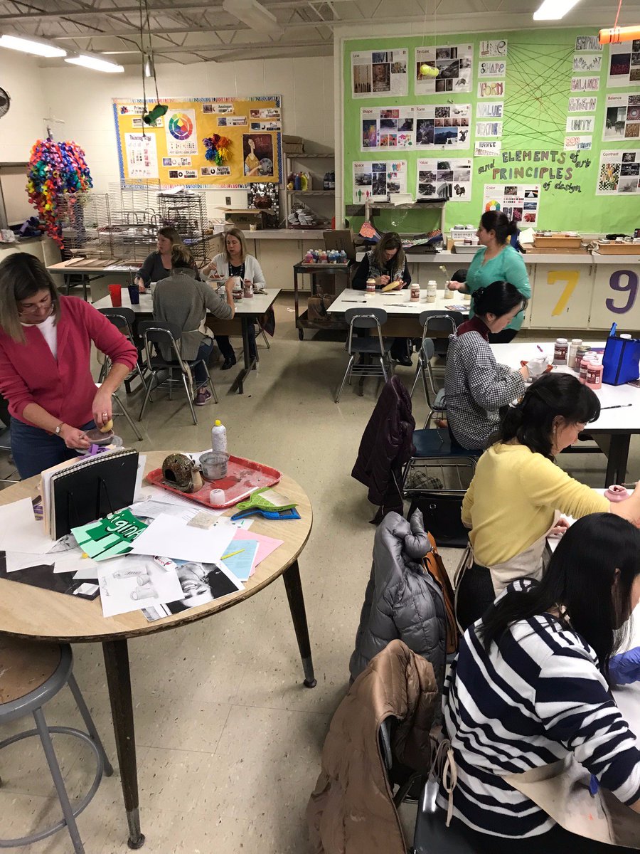 BTEAOnline's tweet photo. Check out some more photos from our second session of the #btea #teacherclinic on Ceramics! https://t.co/nkojEpdzSE