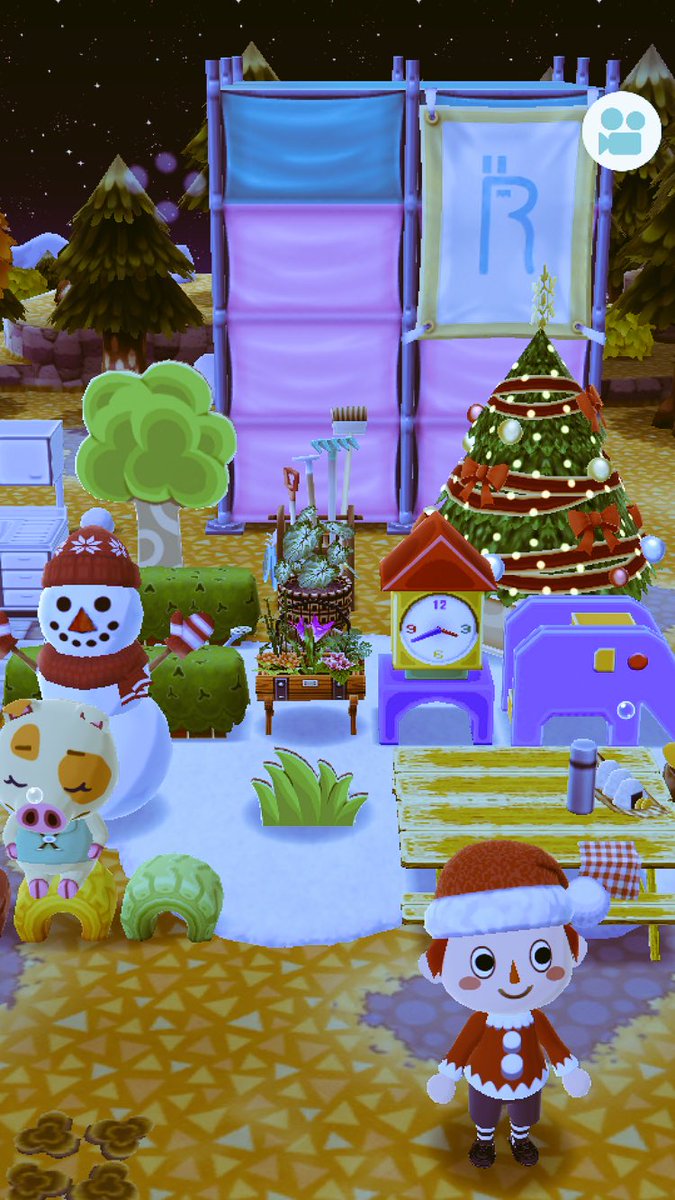 澤田圭 ｷｬﾗｸﾀｰﾃﾞｻﾞｲﾅｰ このカラフルな時計ってリアル時間表示してくれるんね ちゃんと針が動いてる ゲーム中は 時間表示されないから便利 でもないけどすごいねー ポケ森