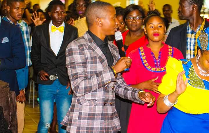 Liselikanyanga's tweet photo. Even though i watched u 4rm miles away.I still felt a part of the service. Highly blessed. I am excited about wat God is doing in both ur lives.It was indeed a double impact service @RuwachAngel01  @IsaiahSovi u are indeed sons of your Father @UebertAngel &amp; Mother @BeverlyUAngel https://t.co/gAGUkyrMBM