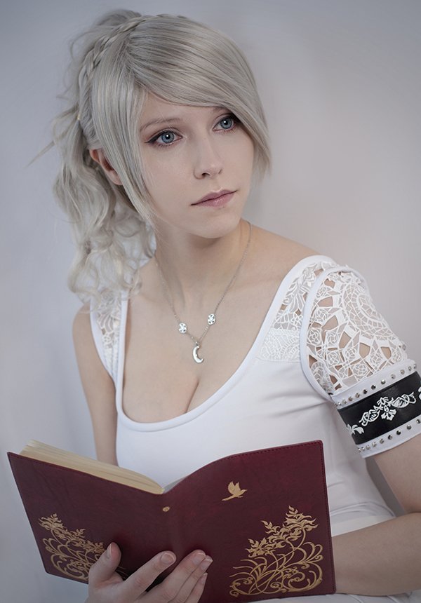 My dearest...My heart is full of joy, to see you soon.

myself as Lunafreya nox Fleuret
Cosplay handmade by me.

#lunafreya #finalfantasyxv