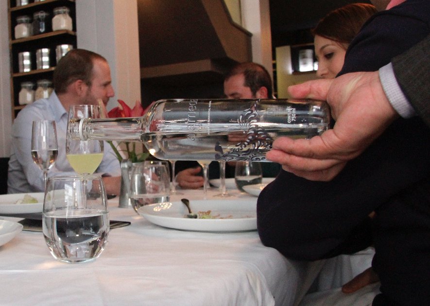 El maridaje de la cena por nuestros siete años: <a href="/TaittingerMX/">Champagne Taittinger</a> , <a href="/whitehavennz/">Whitehaven Wines</a> , Tequila Xicote y vinos Louis M. Martini.