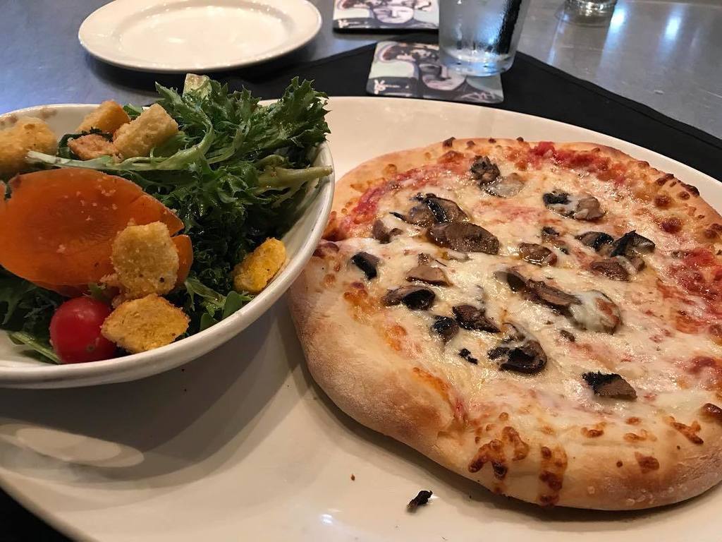 podcastssuck's tweet photo. For $10, combination is OUTSTANDING at the @Yardhouse! #FoodieBUZZ
.
.
.
.
##foodie #food #yum #nom #miamifoodie #miamifood #foodies #foods #foodstagram #foodgram #foodpics #foodphotography #foodgasm #foodblogger #foodlover #foodpic #yum #nomnom #miamib… https://t.co/1R3C0m0eZj https://t.co/GAne6Uuh4U