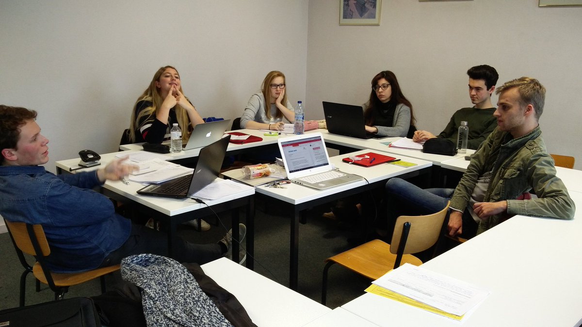 petervanmullem's tweet image. Nu en dan moet er een zware knoop doorgehakt #bachelorproject rond #e-inclusie  @ArteveldeSOW @ArteveldehsGent thx @Van_Damme_Sara  Digitaal.Talent@Gent