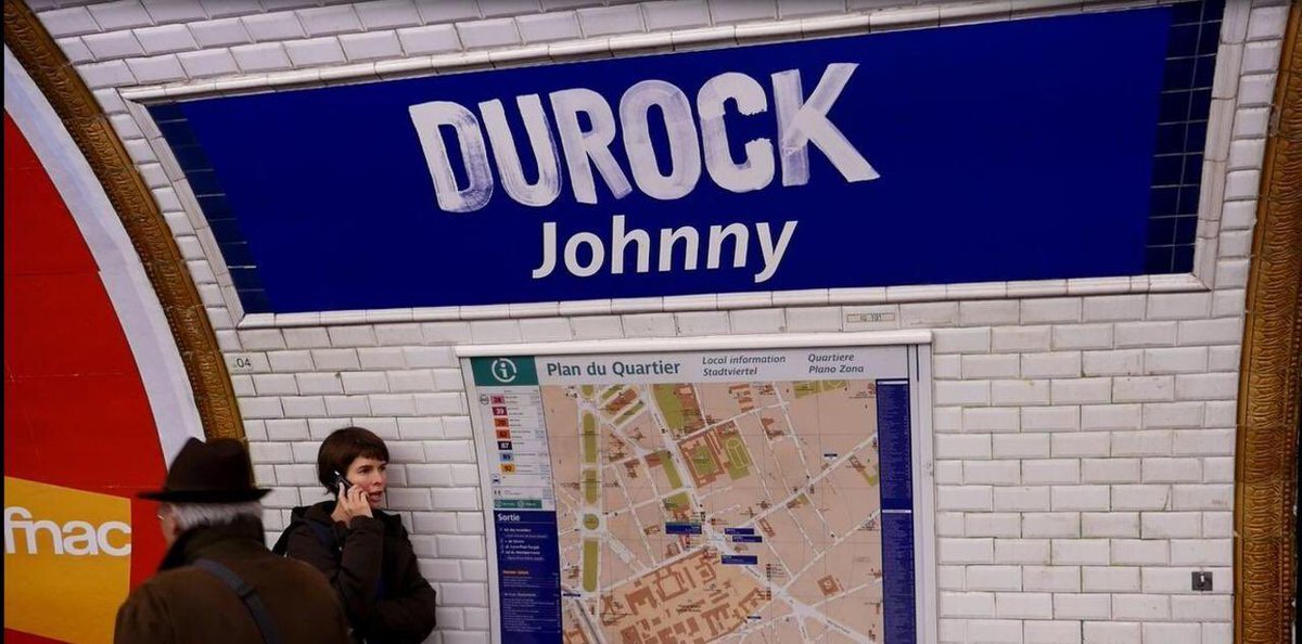 Hommage de la @RATP, la station Duroc a été renommée pour #JohnnyHallydayRip 
🙏🏻✨🤘🏻