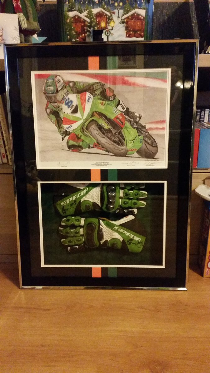 Second superb frame of the day from Neil at <a href="/PixieGallery/">Pixie Gallery Framers</a>

My own <a href="/AndrewIrwin8/">Andrew Irwin</a> <a href="/Gearlink/">Norma de Bidaph</a> drawing signed by Andrew, Michael and Norma framed with Andrews signed Race Gloves

Complete with Orange and Green stripes as a nod to the team.

#AbsolutelyLoveIt #TeamGreen #GearlinkFamily