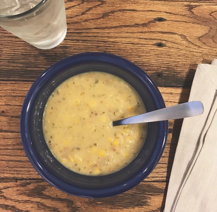 #ad I ❤️chowder. #DairyEnvy, not so much. So I use <a href="/Lactaid/">LACTAID®</a> Milk for creamy real dairy without the lactose bc #YUM lactaid.com/recipes/corn-c…