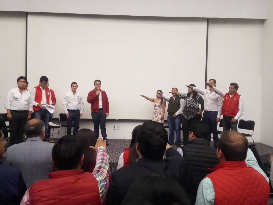 lapariciolopez's tweet photo. En unidad los jóvenes de la @RJXMex_Pue demostraremos porque somos la organización juvenil más fuerte de México #SomosLaRedPuebla ¡3a Sesión Ordinaria del Consejo Político Estatal! @LorenzoRiveraN @PabloAnguloB https://t.co/tM2ti6ngm9