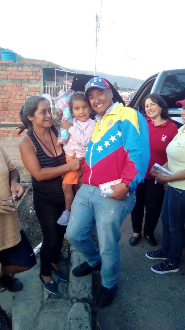 CandidatoDel's tweet photo. Calor del pueblo cada día más comprometido con mi pueblo CAPACHO VAMOS CON TODO @ontiveros27 @juanaontiveros https://t.co/j1GjZwPUfa